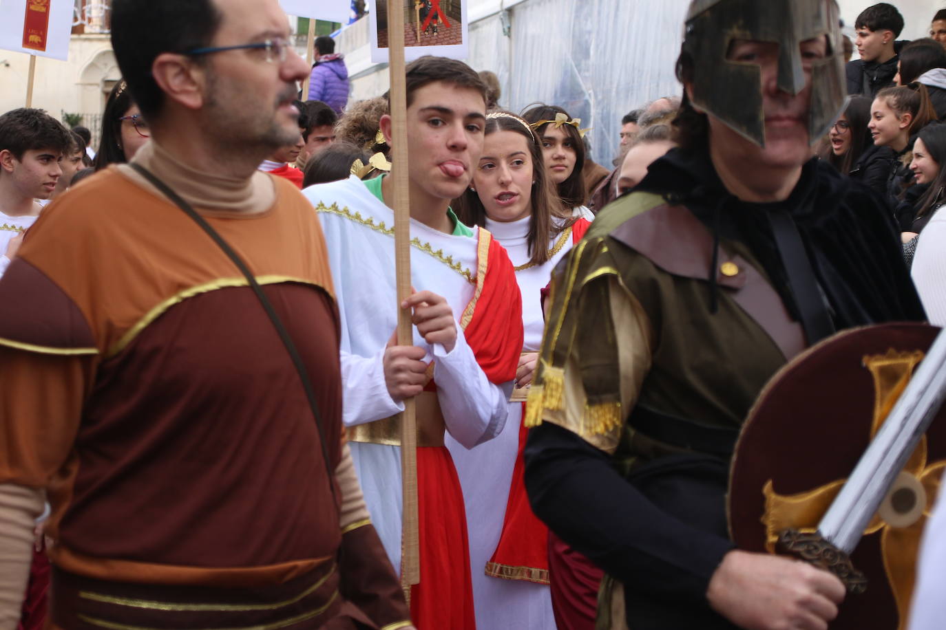 Fotos: Arranca el Carnaval en Jerez de los Caballeros con el desfile de los centros educativos