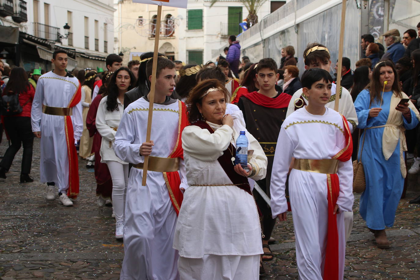 Fotos: Arranca el Carnaval en Jerez de los Caballeros con el desfile de los centros educativos