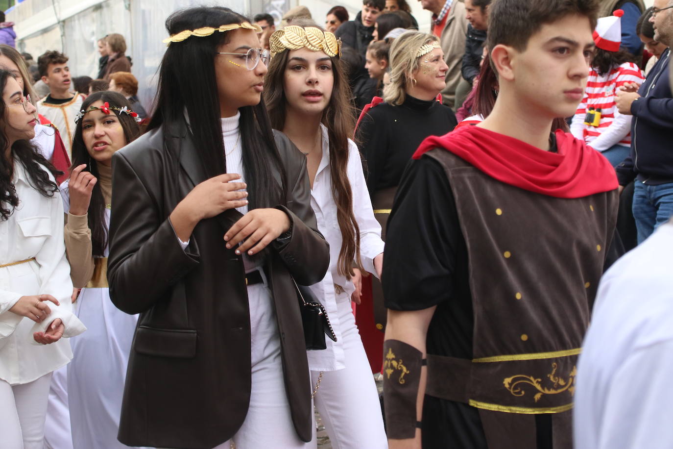 Fotos: Arranca el Carnaval en Jerez de los Caballeros con el desfile de los centros educativos