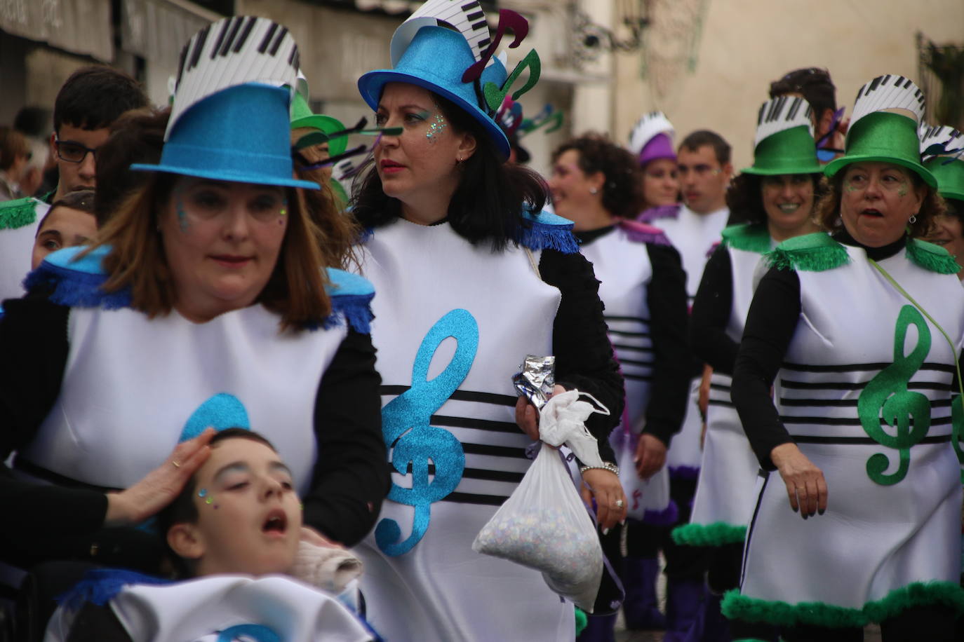 Fotos: Arranca el Carnaval en Jerez de los Caballeros con el desfile de los centros educativos