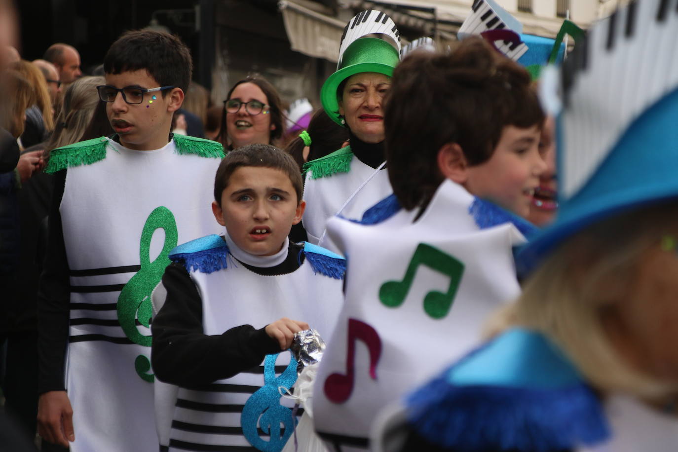 Fotos: Arranca el Carnaval en Jerez de los Caballeros con el desfile de los centros educativos