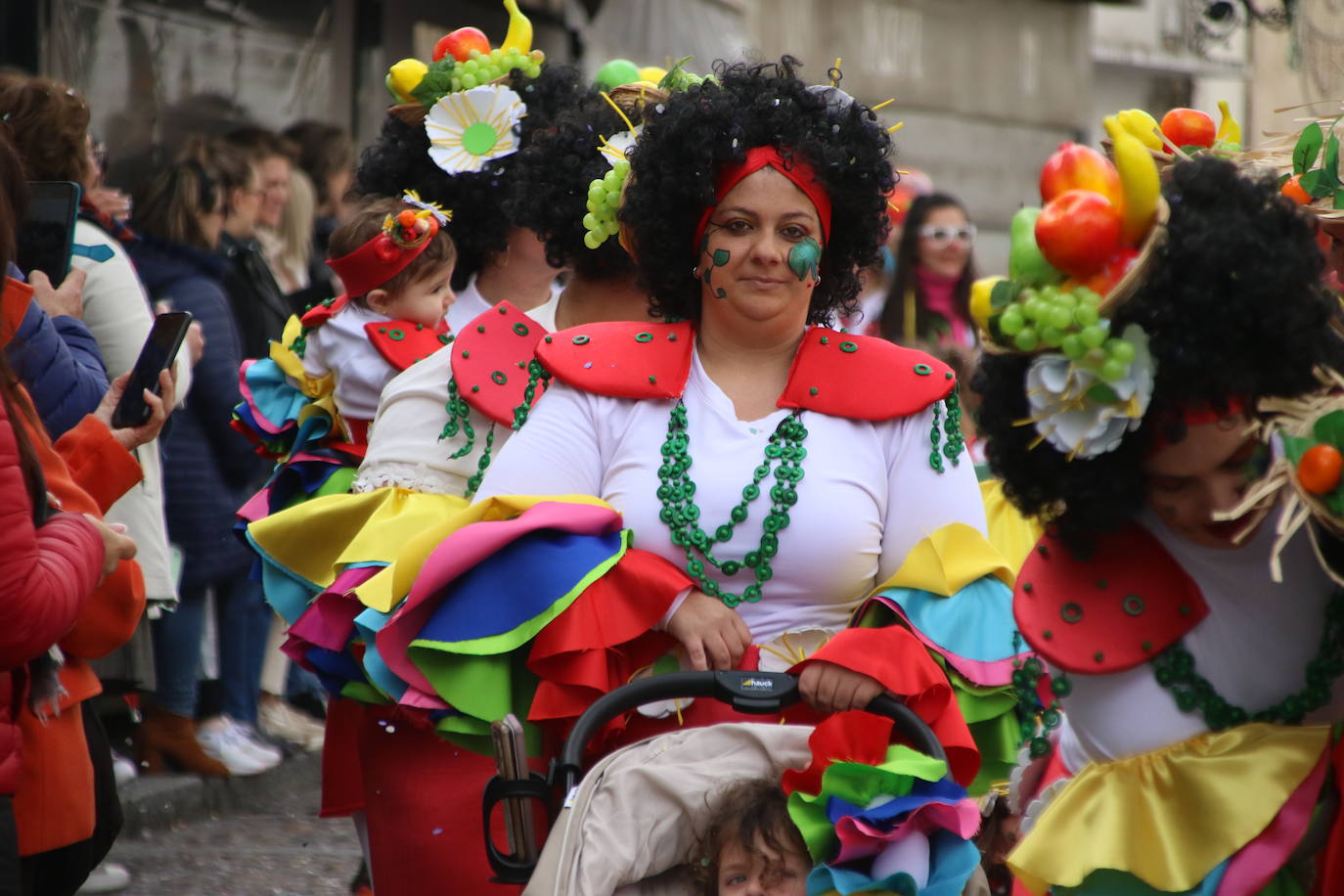Fotos: Arranca el Carnaval en Jerez de los Caballeros con el desfile de los centros educativos