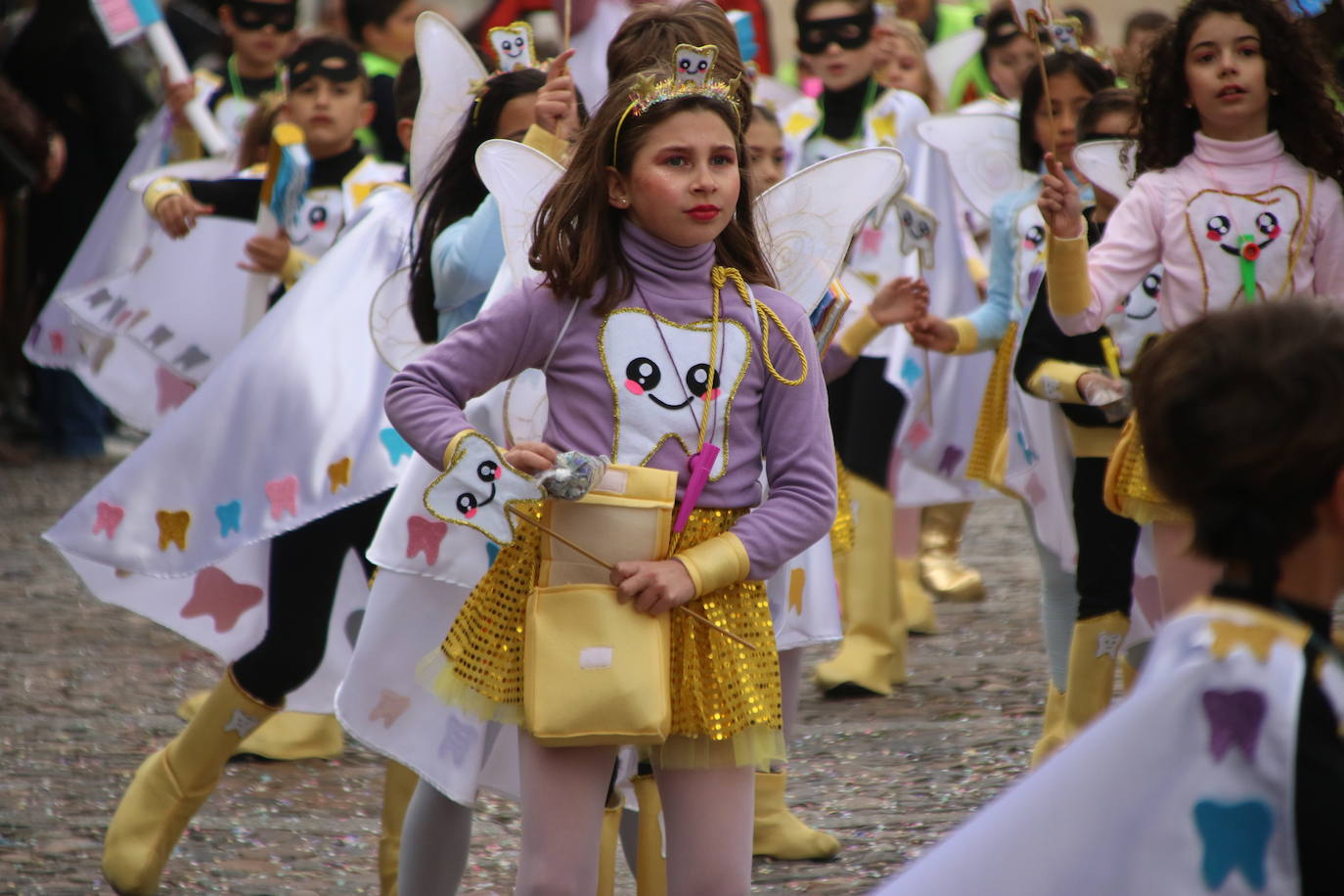 Fotos: Arranca el Carnaval en Jerez de los Caballeros con el desfile de los centros educativos