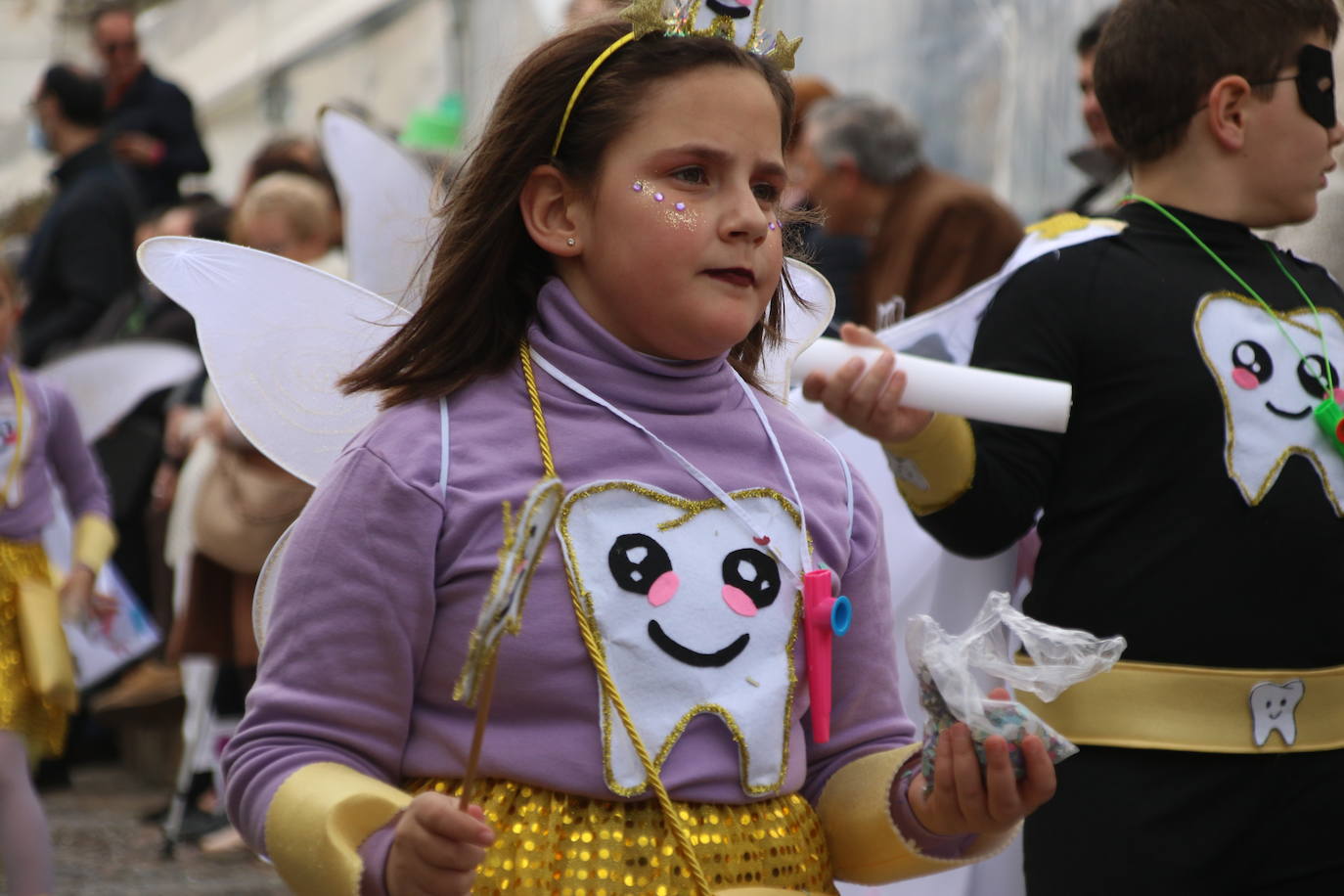 Fotos: Arranca el Carnaval en Jerez de los Caballeros con el desfile de los centros educativos