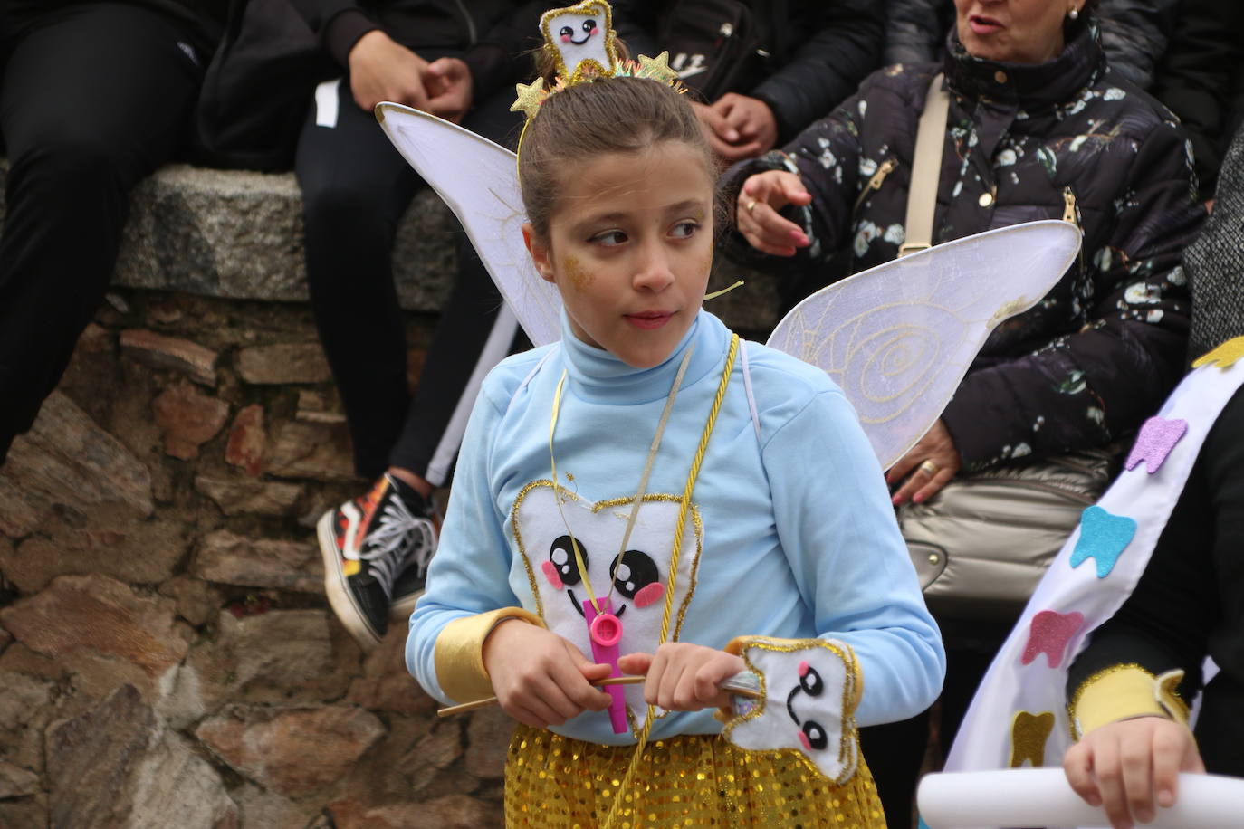 Fotos: Arranca el Carnaval en Jerez de los Caballeros con el desfile de los centros educativos