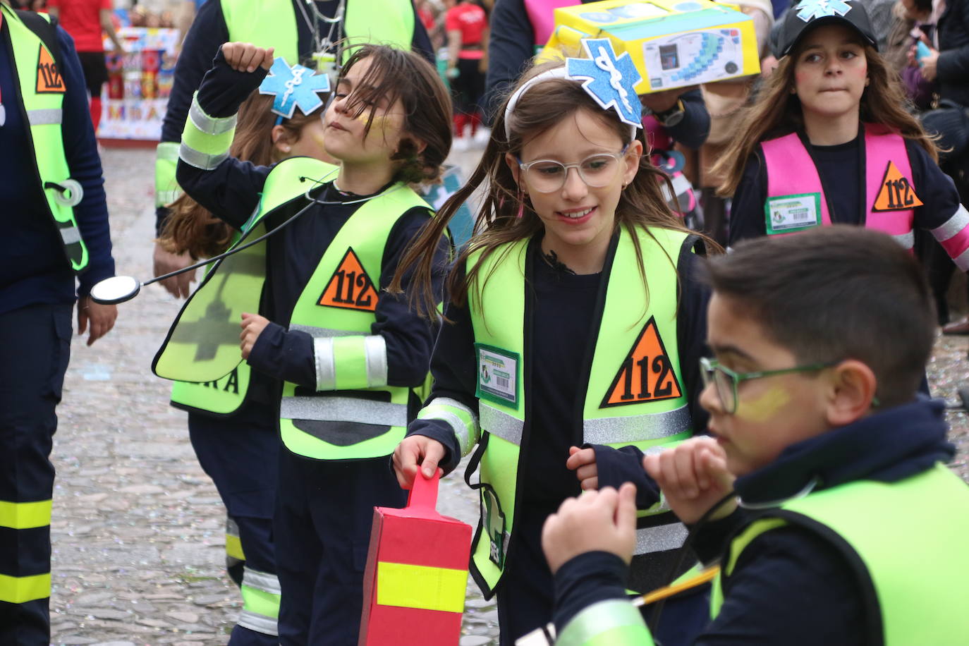 Fotos: Arranca el Carnaval en Jerez de los Caballeros con el desfile de los centros educativos