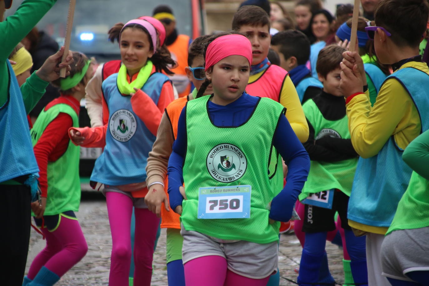 Fotos: Arranca el Carnaval en Jerez de los Caballeros con el desfile de los centros educativos