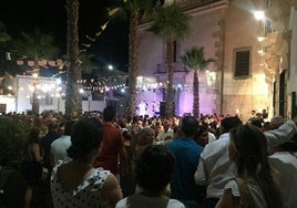 El Ayuntamiento instalará unos baños públicos en el entorno en que se celebran las Veladas de Barrio
