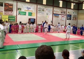 Las escuelas municipales de judo de Jerez de los Caballeros, Villanueva del Fresno y Olivenza participan en el I Encuentro Interescuelas