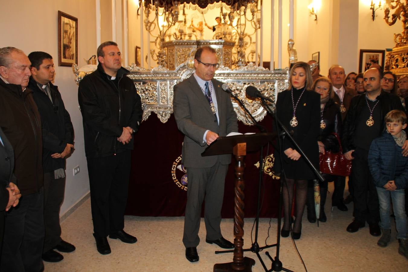 El vicepresidente y el cronista de la Cofradía del Coronado dedicaron este logro a quien ha sido su Hermano Mayor-Presidente, Manuel Macarro Martínez.