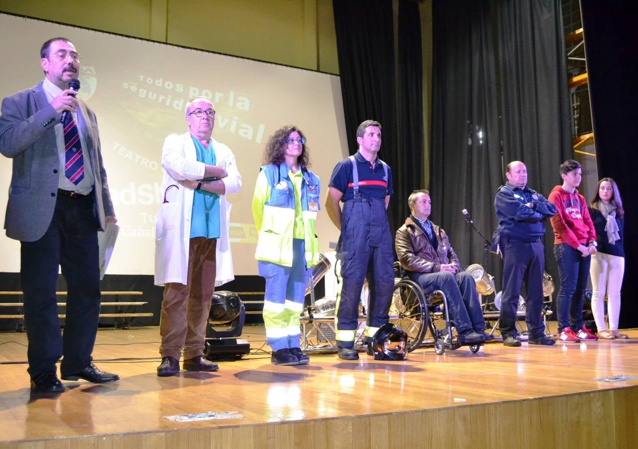 Participantes en la actividad junto a Antonio José Cabello (en primer lugar en la imagen).