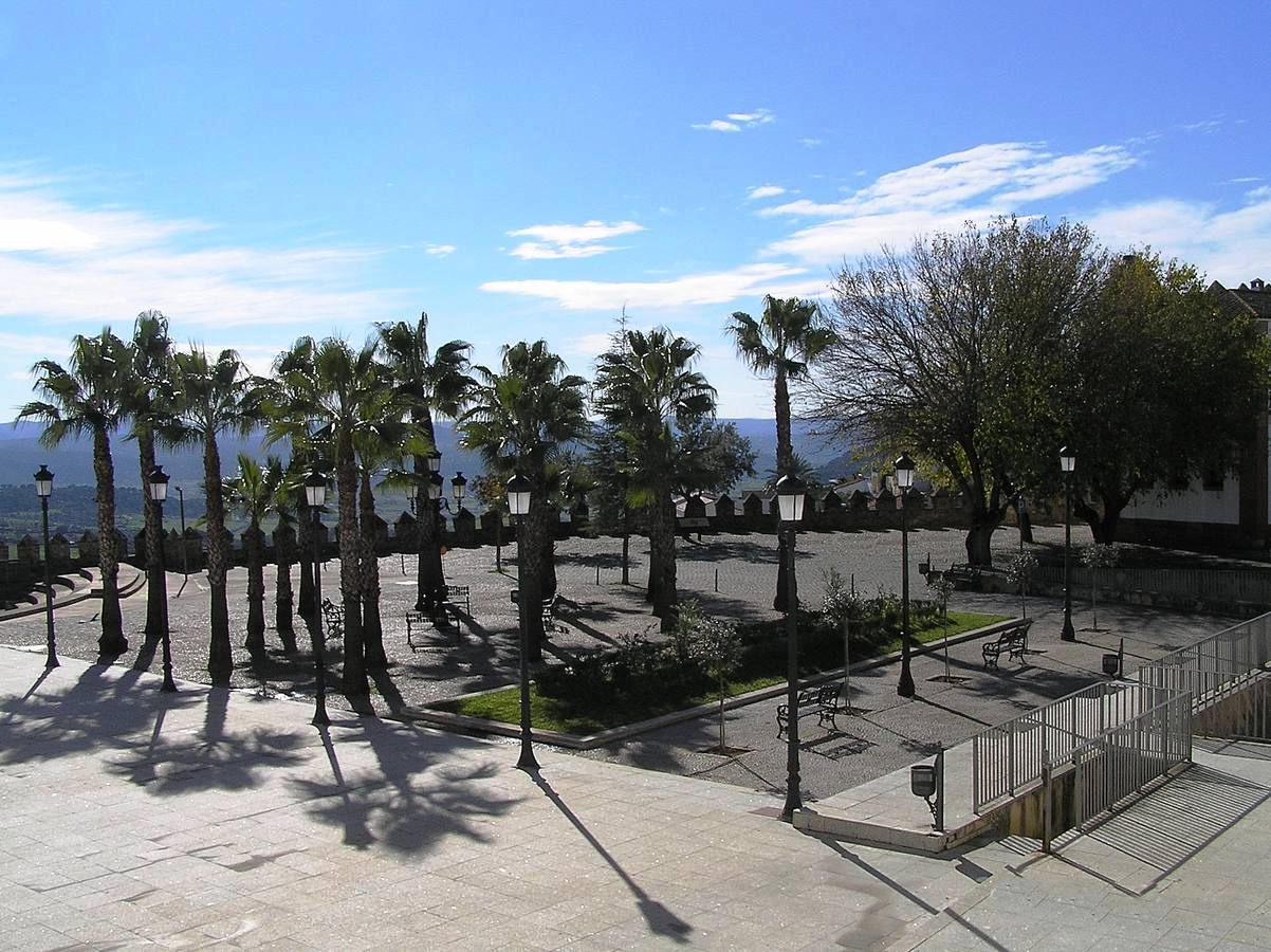 La Plaza de la Alcazaba será el punto de partida de esta ruta.