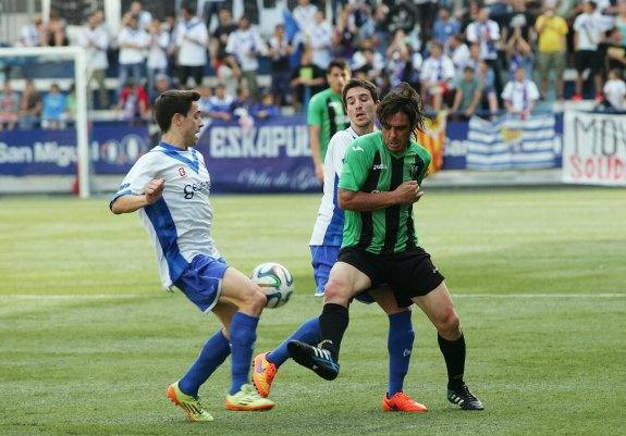 Tras marcar dos goles, Juan Germán, tuvo que retirarse por molestias muscularesen, el minuto 18. HOY.
