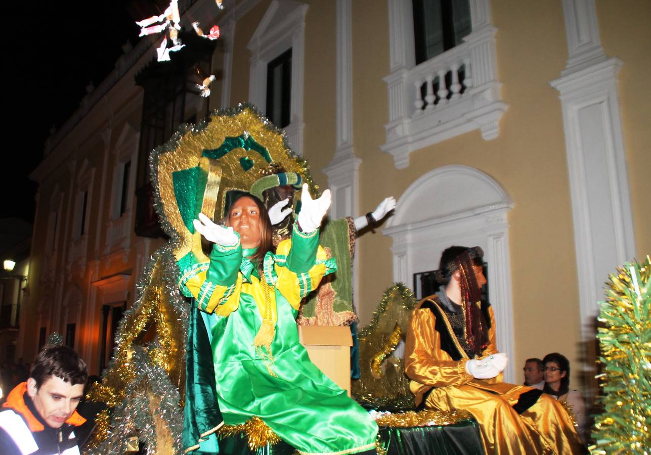 Este año se repaertirá una cantidad mayor de caramelos y regalos. HOY Jerez.