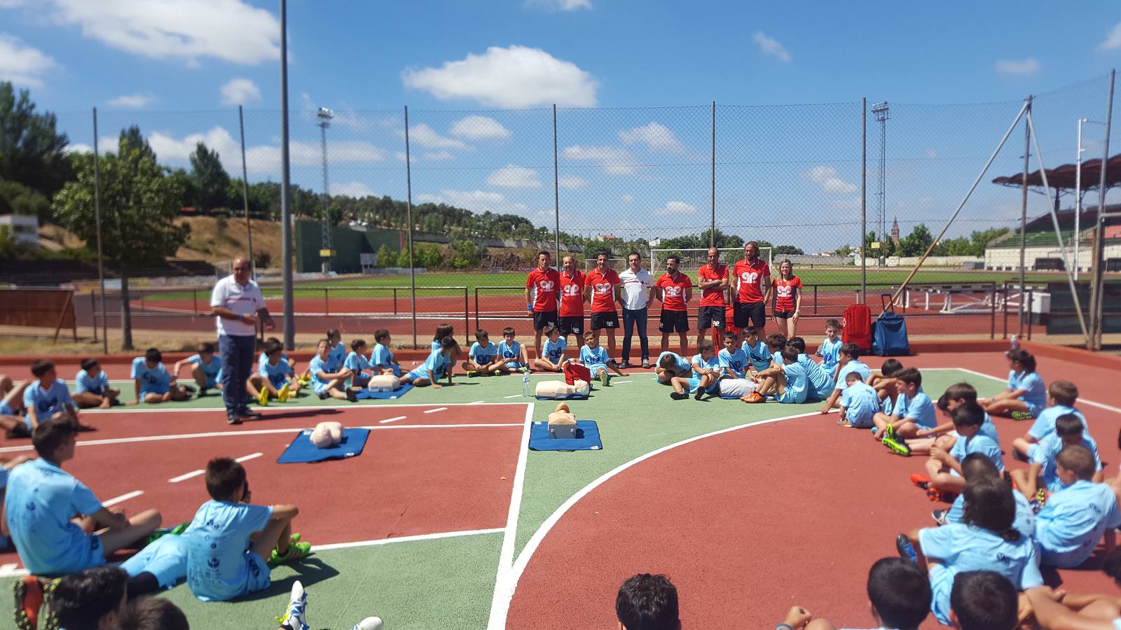 Participantes y entrenadores en una de las actividades de formación que se han llevado a cabo durante el Campus.