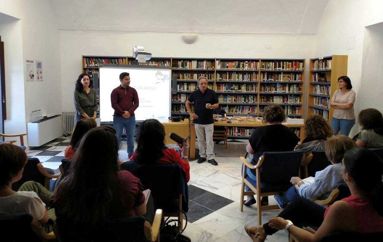 Participantes durante las jornadas en la biblioteca 'Pepe Ramírez' de Jerez de los Caballeros.