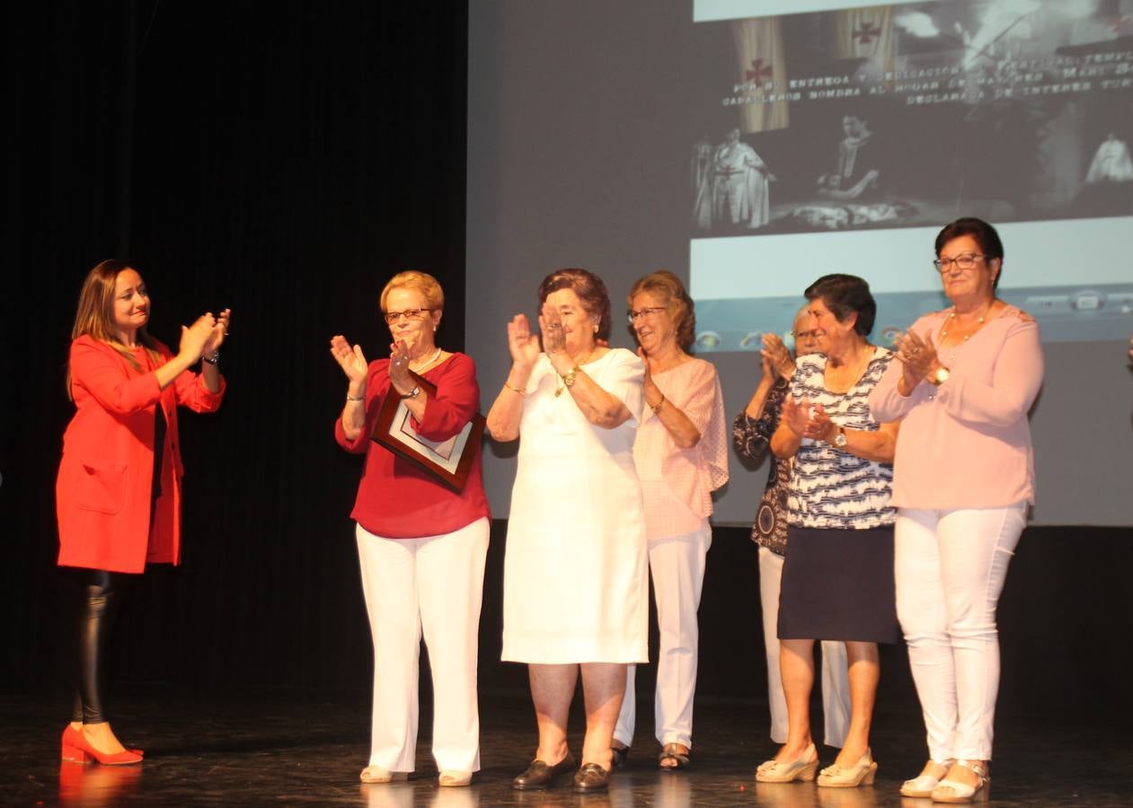 Reconocimiento al Hogar de Mayores y a su junta directiva por su contribución al Festival templario.