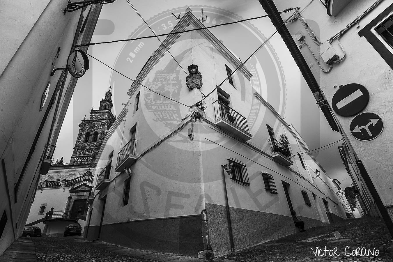 Fotografía de Víctor Coriano galadornada con el primer premio.
