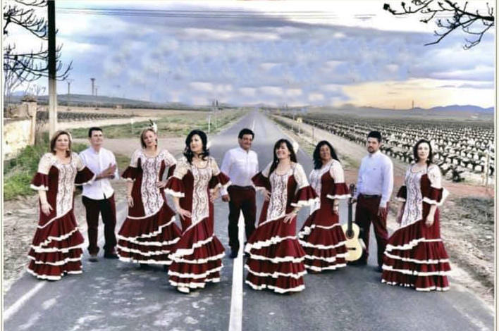 Integrantes del coro 'Al compás de la rosa' 
