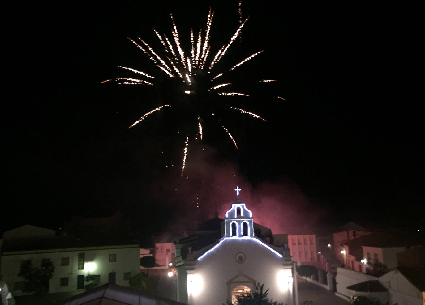 Fuegos artificiales en la Ermita 