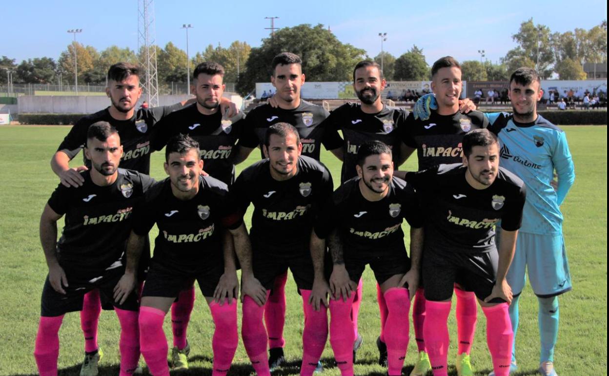 De pie: Jorge, Nogales, Pintado, Cerrato, Juan Pedro y Pedro. Agachados: Iván, José Mari, Dani, Mario y Nono 