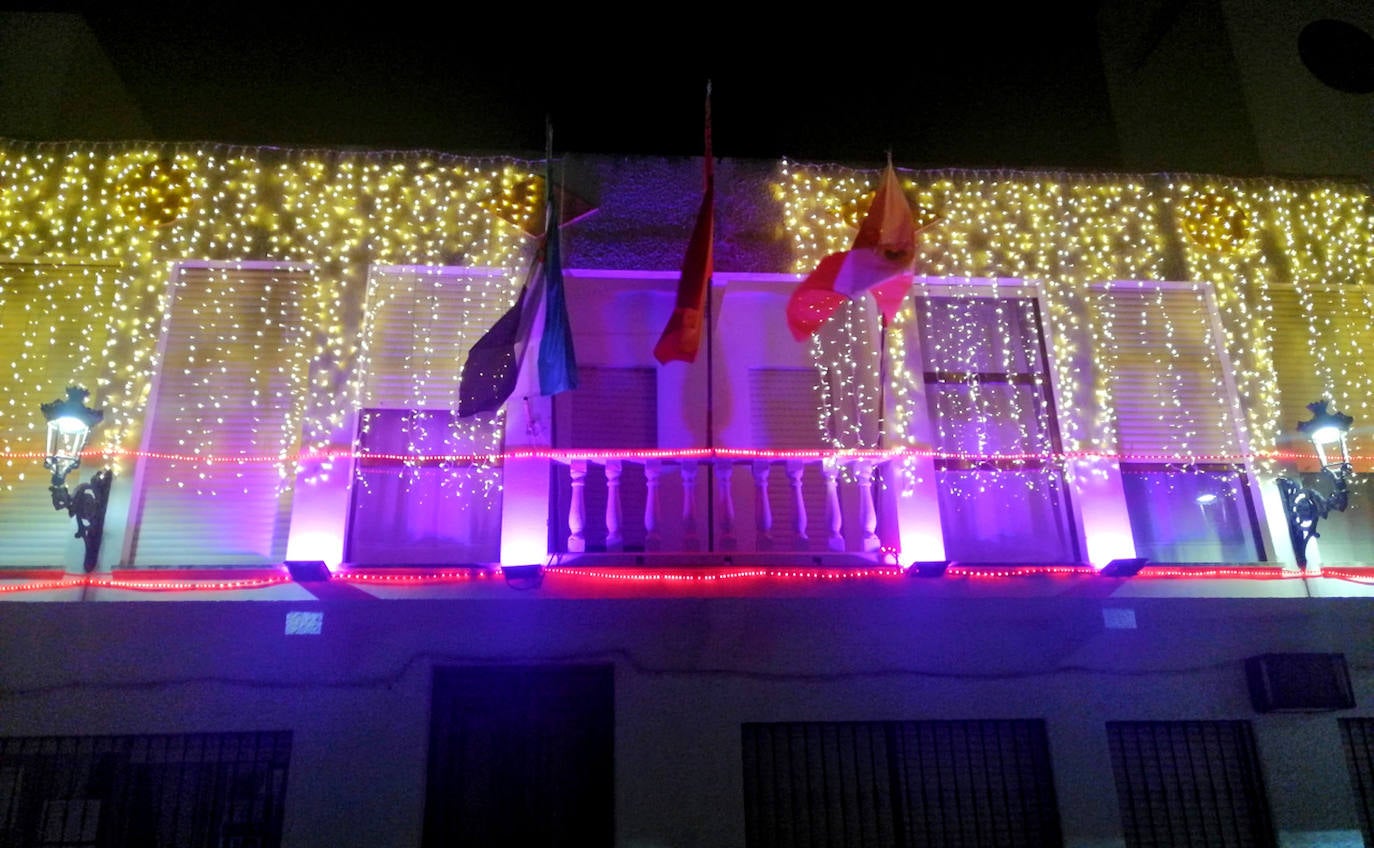 Iluminación navideña en la fachada del Ayuntamiento 