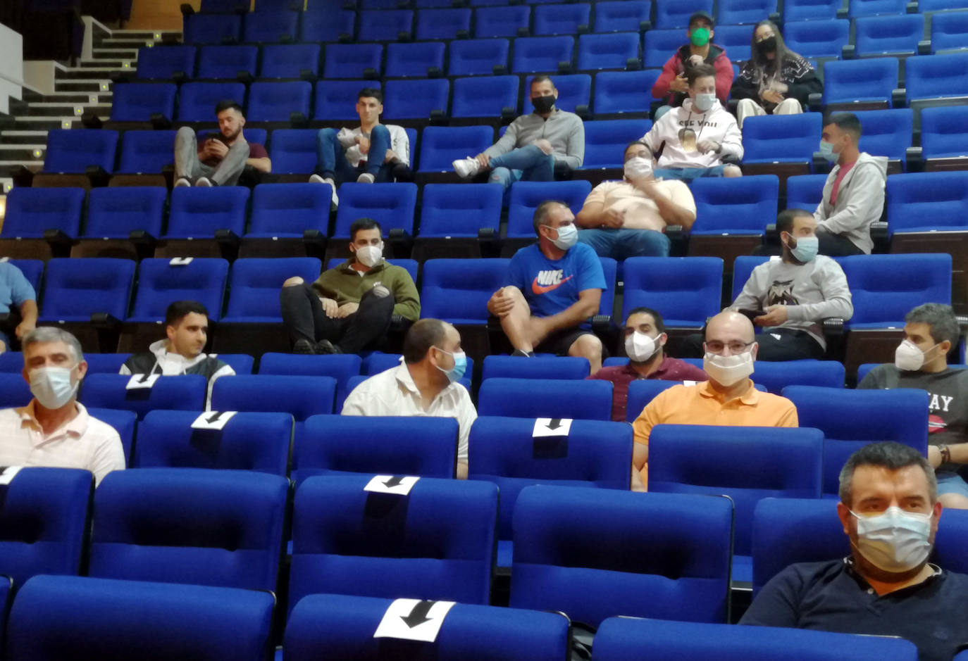 Algunos de los asistentes al acto