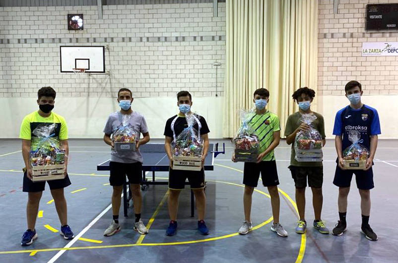 Ganadores del torneo de ping pong