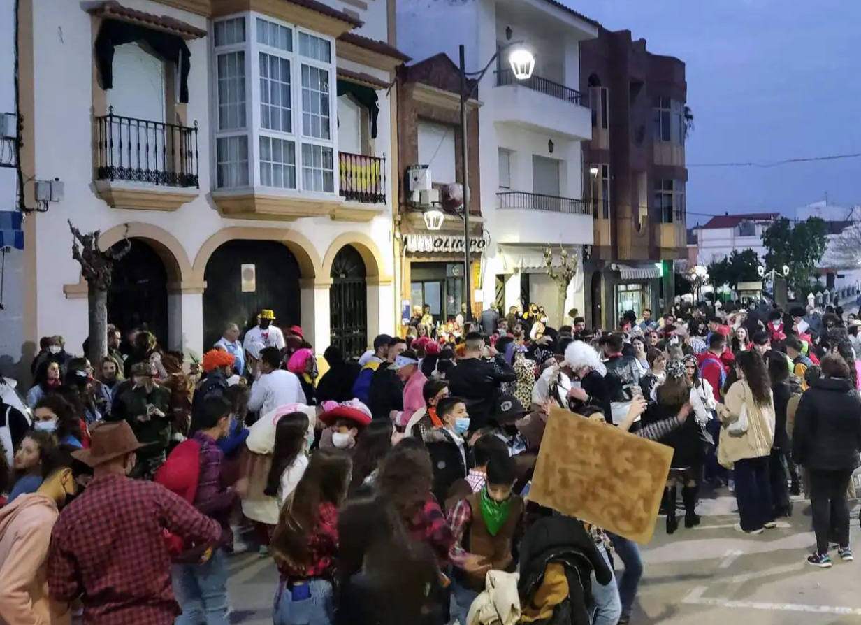 Los bares podrán cerrar dos horas más tarde en Carnavales