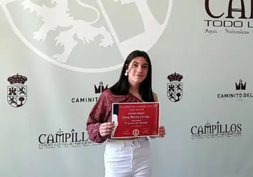 La joven Elena Molina, el año pasado tras recibir un premio