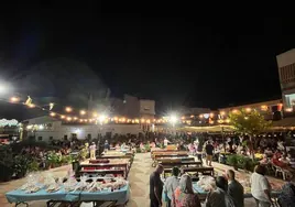 Panorámica de la subasta desde la mesa presidencial