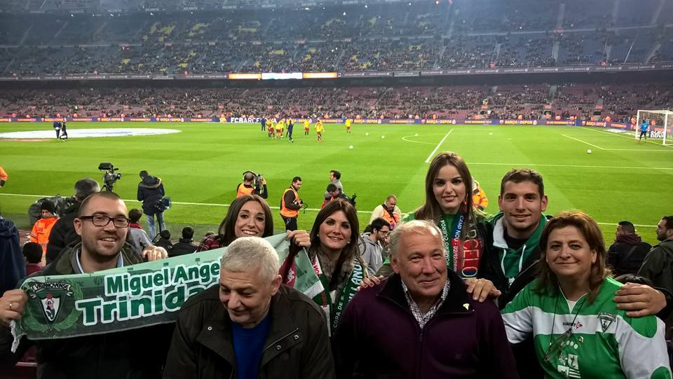 La familia de Trinidad en el Camp Nou
