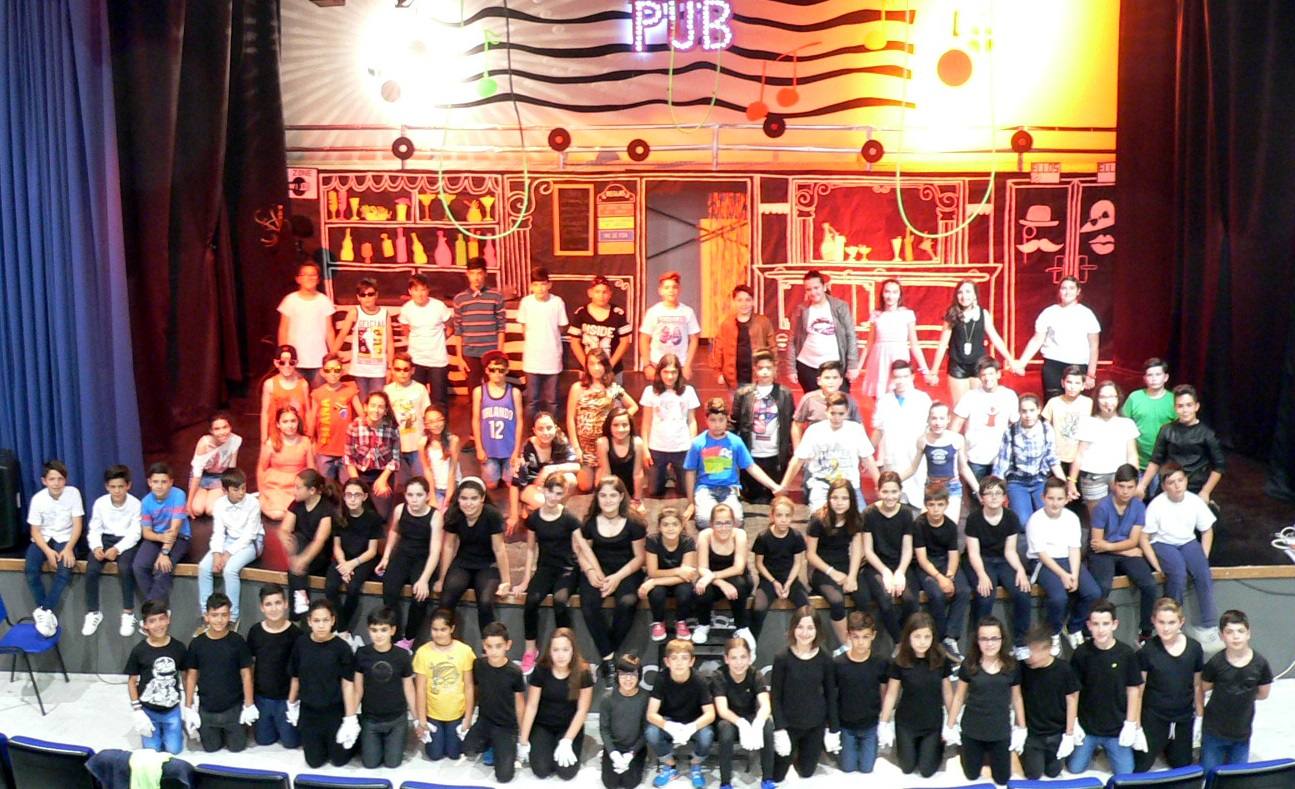 Los alumnos durante uno de los ensayos