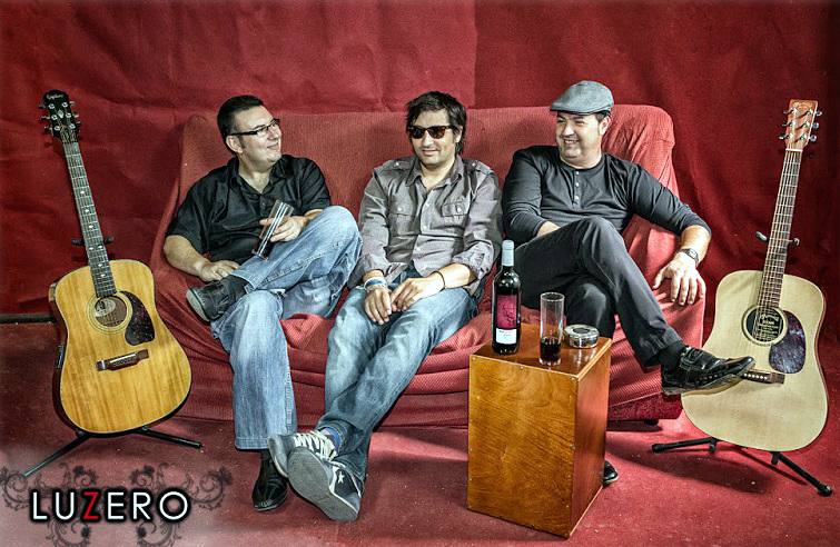 Componentes del grupo Luzaro
