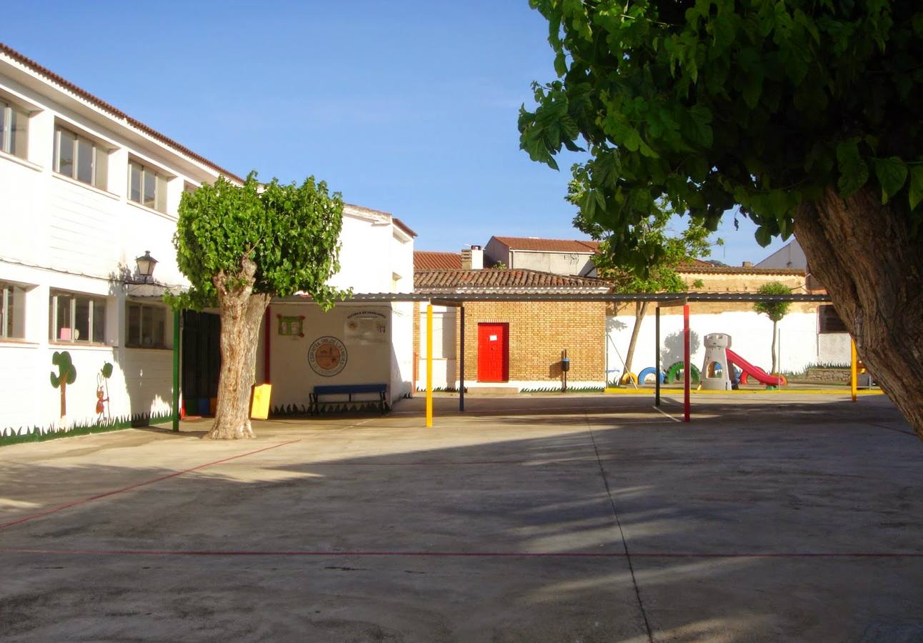 Aspecto actual de uno de los dos grupos escolares