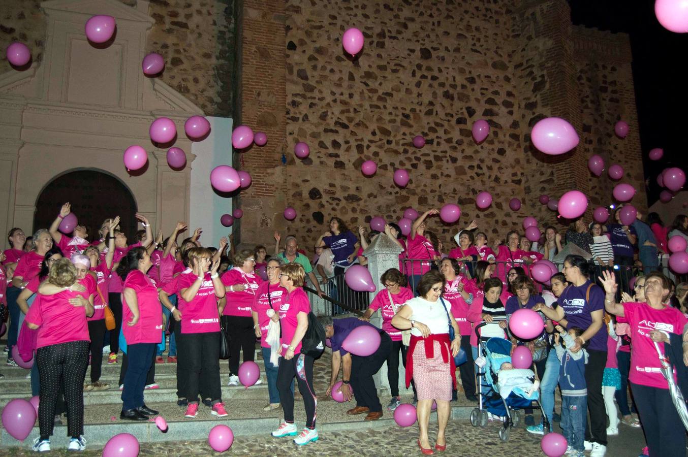Suelta de globos en la iglesia de San Martín