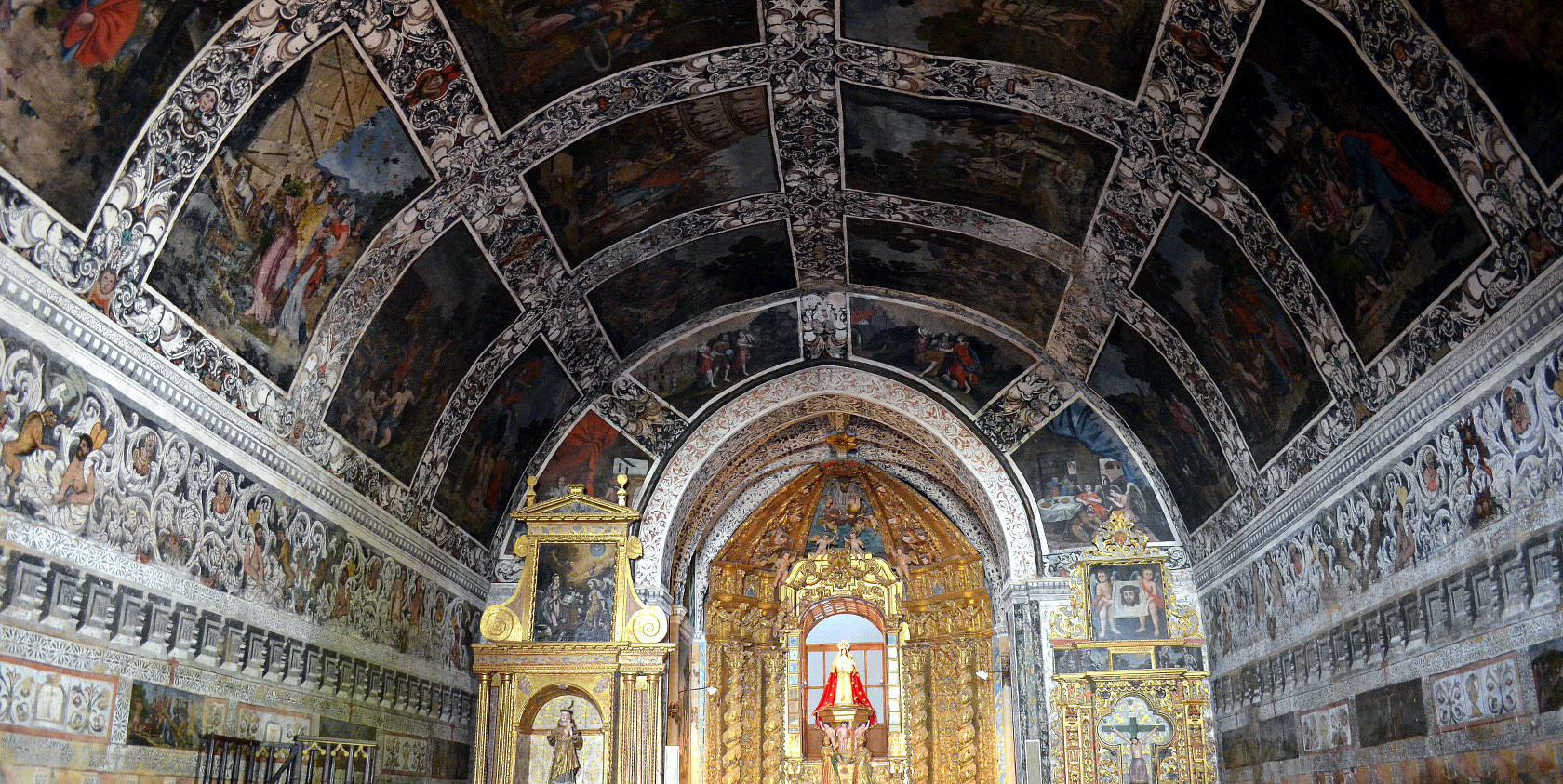 Interior del Santuario de la Virgen del Ara, en Fuente del Arco