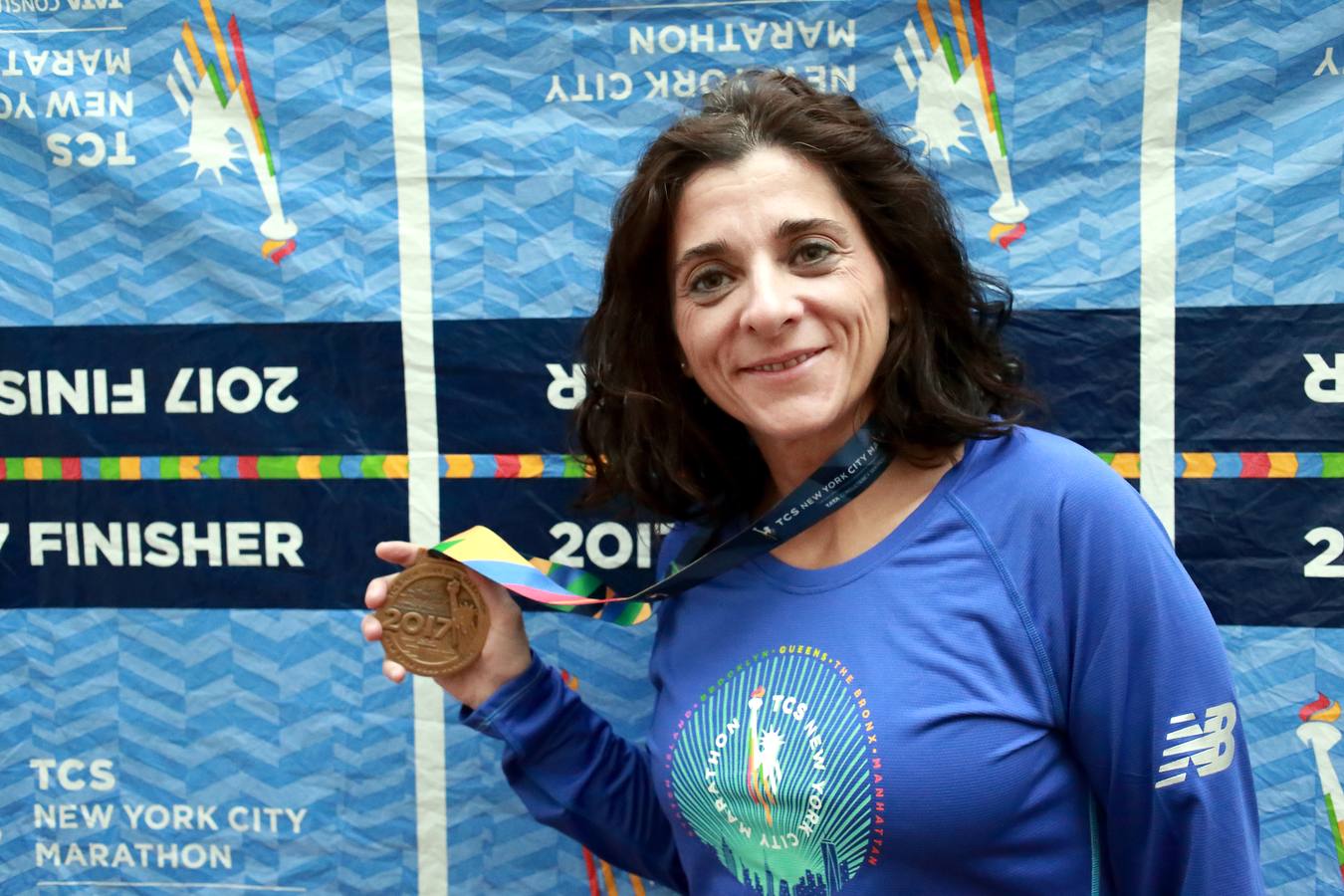 Anabel Barrero, con la medalla de la maratón