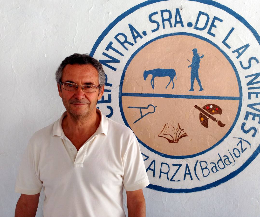Se jubila Carlos Salguero, director del colegio durante 30 años