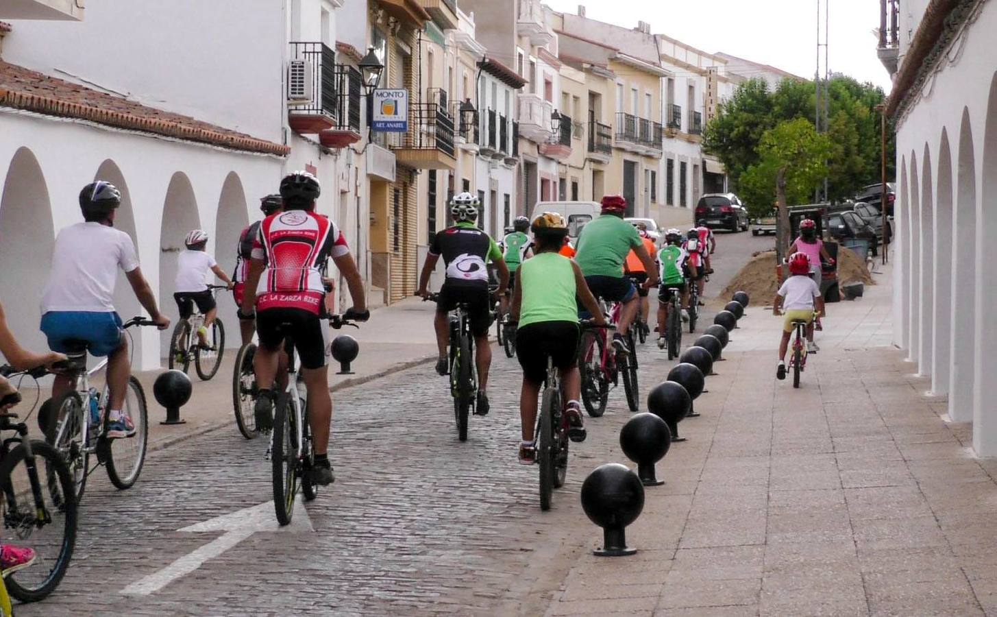 El Día de la Bicicleta se celebra este sábado por la tarde-noche