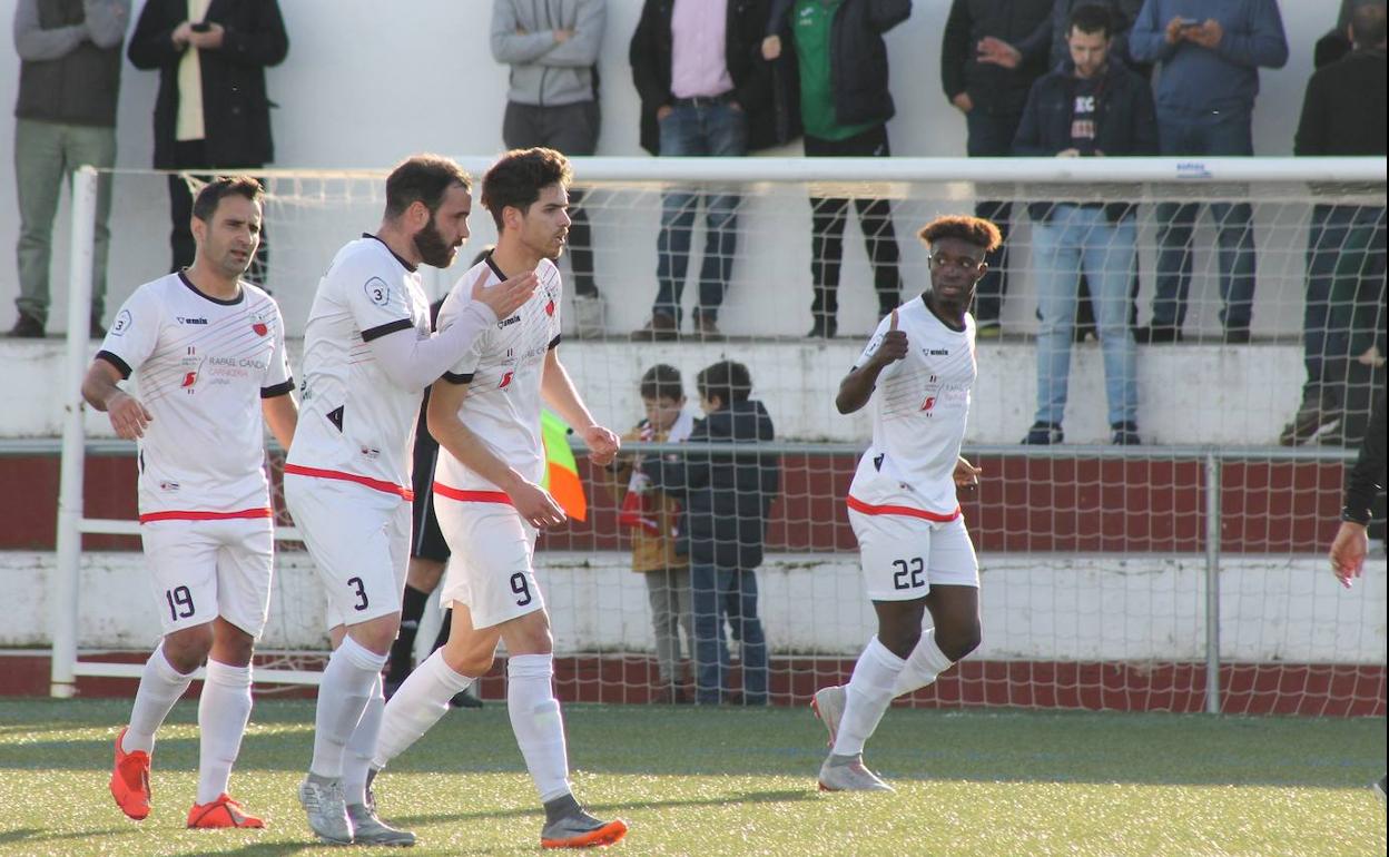 El Llerenense aprieta los dientes en el final de liga