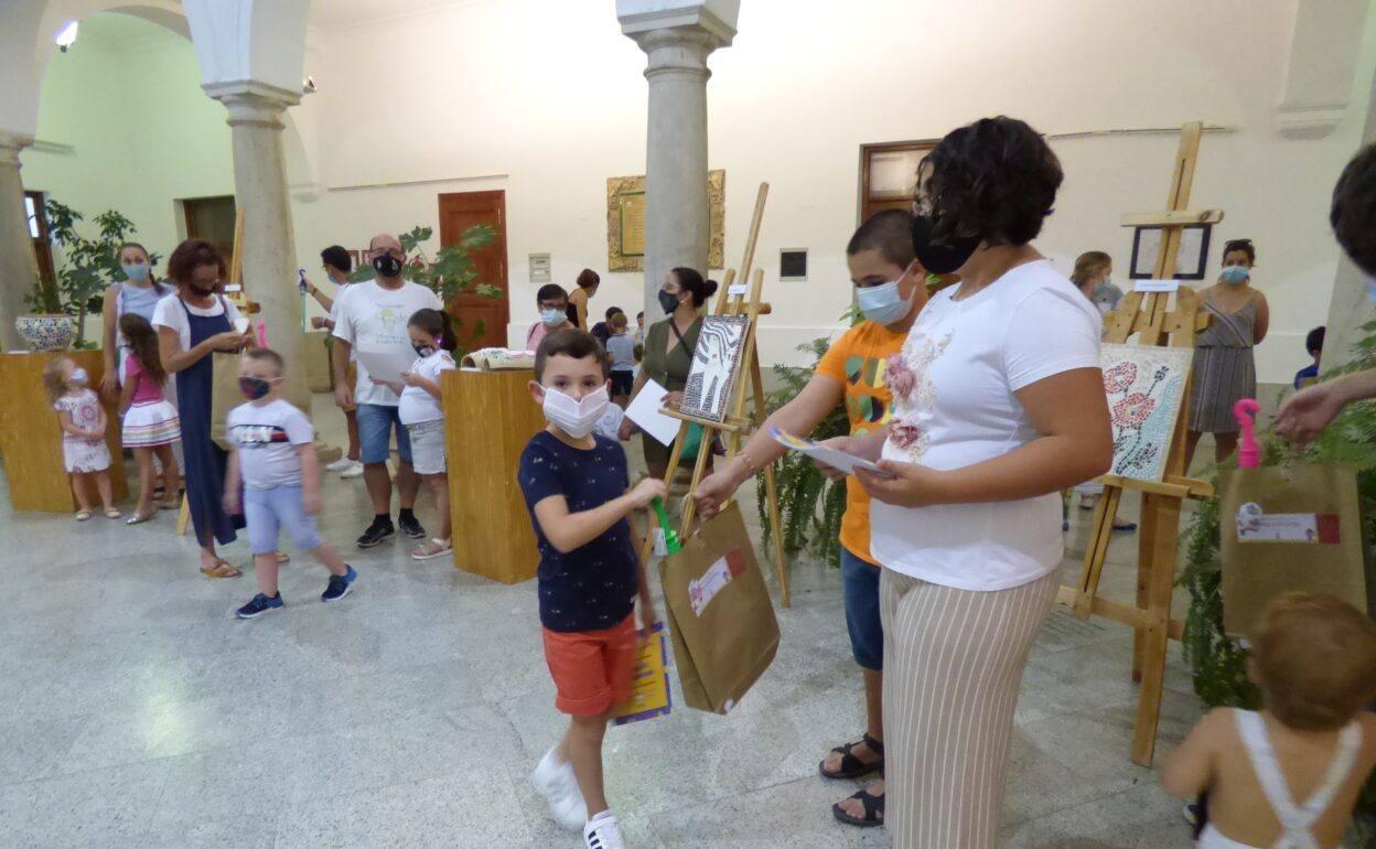 Los mas pequeños son homenajeados por el consistorio