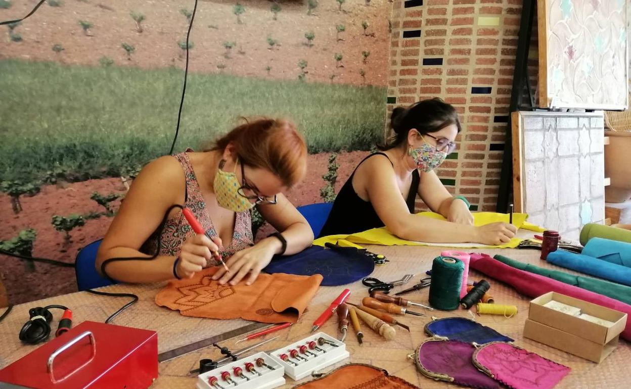 Taller de marroquinería el pasado sábado