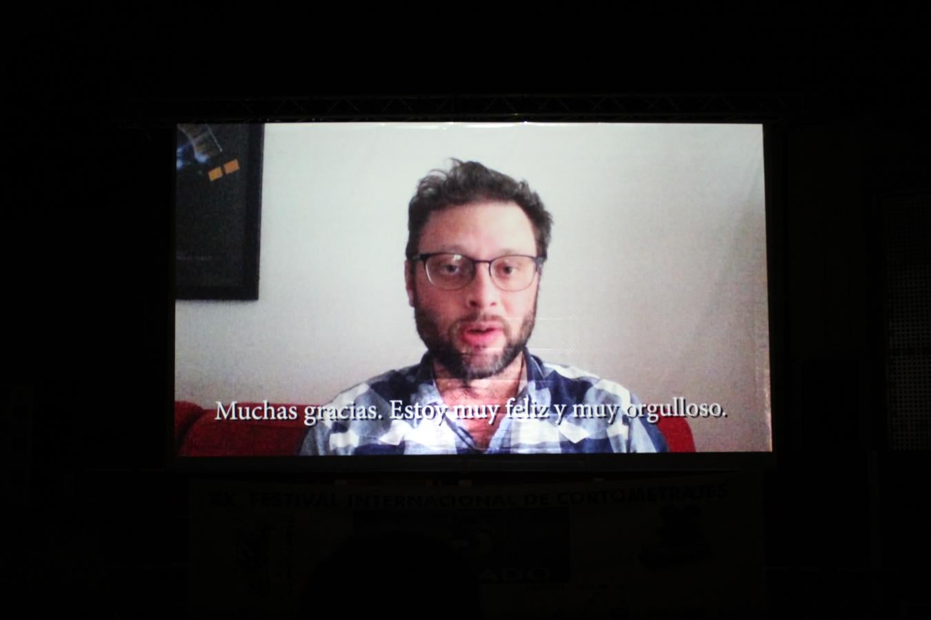 Loïc Gallard, director de La veuve saverini, agradece el Premio Promofest a través de un vídeo