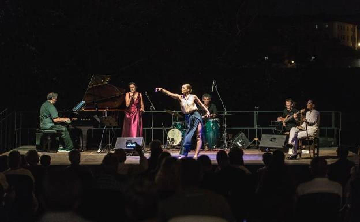 Estreno de la obra en el Entorno de la Calahorra de Córdoba.