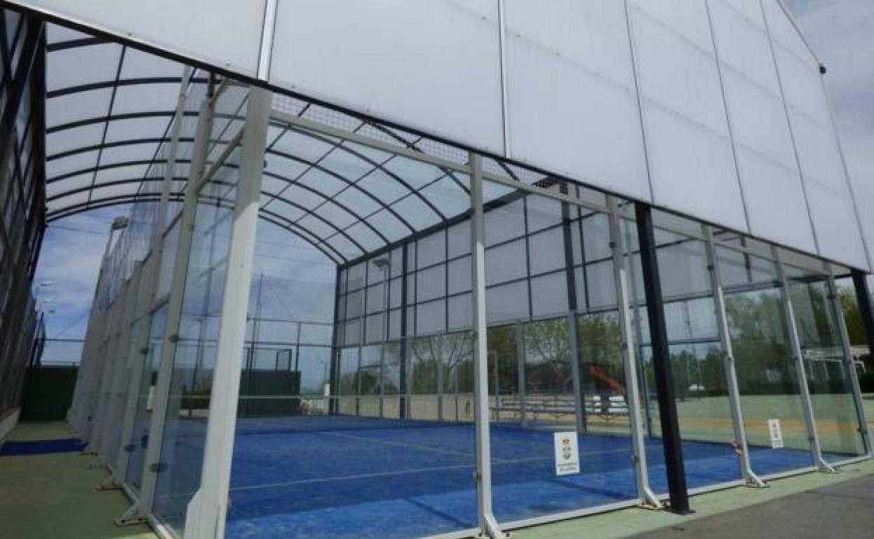 Zona de pádel en el Piscina Municipal.
