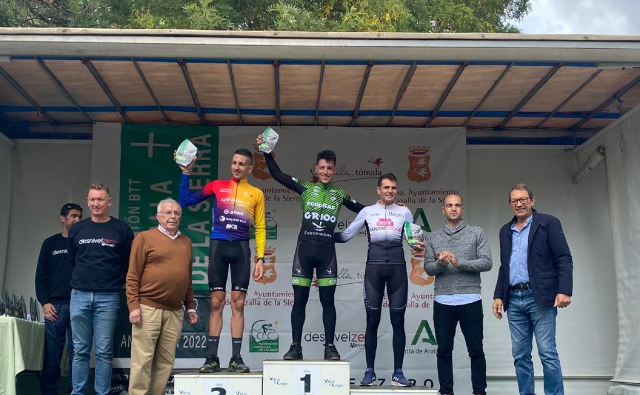 Cordero, en el podio de la prueba celebrada en Cazalla de la Sierra.