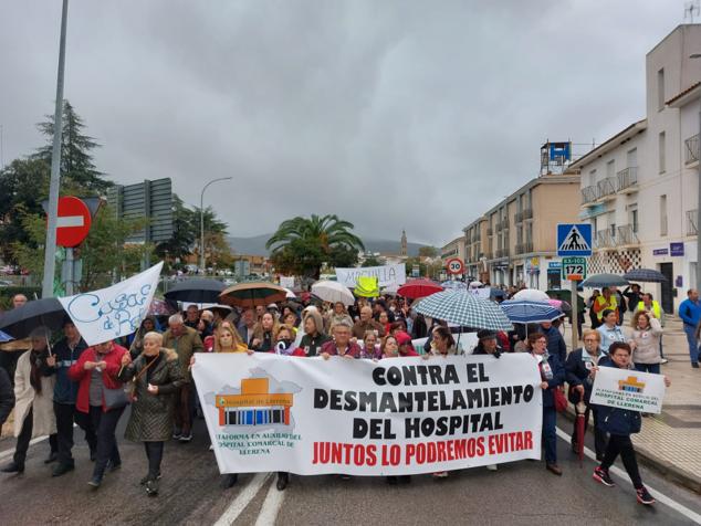 Fotos: Las mejores imágenes del corte de la N-432 por el Hospital de Llerena