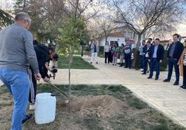 El primer árbol Bauhaus de la Red de Municipios Europea se planta en Llerena