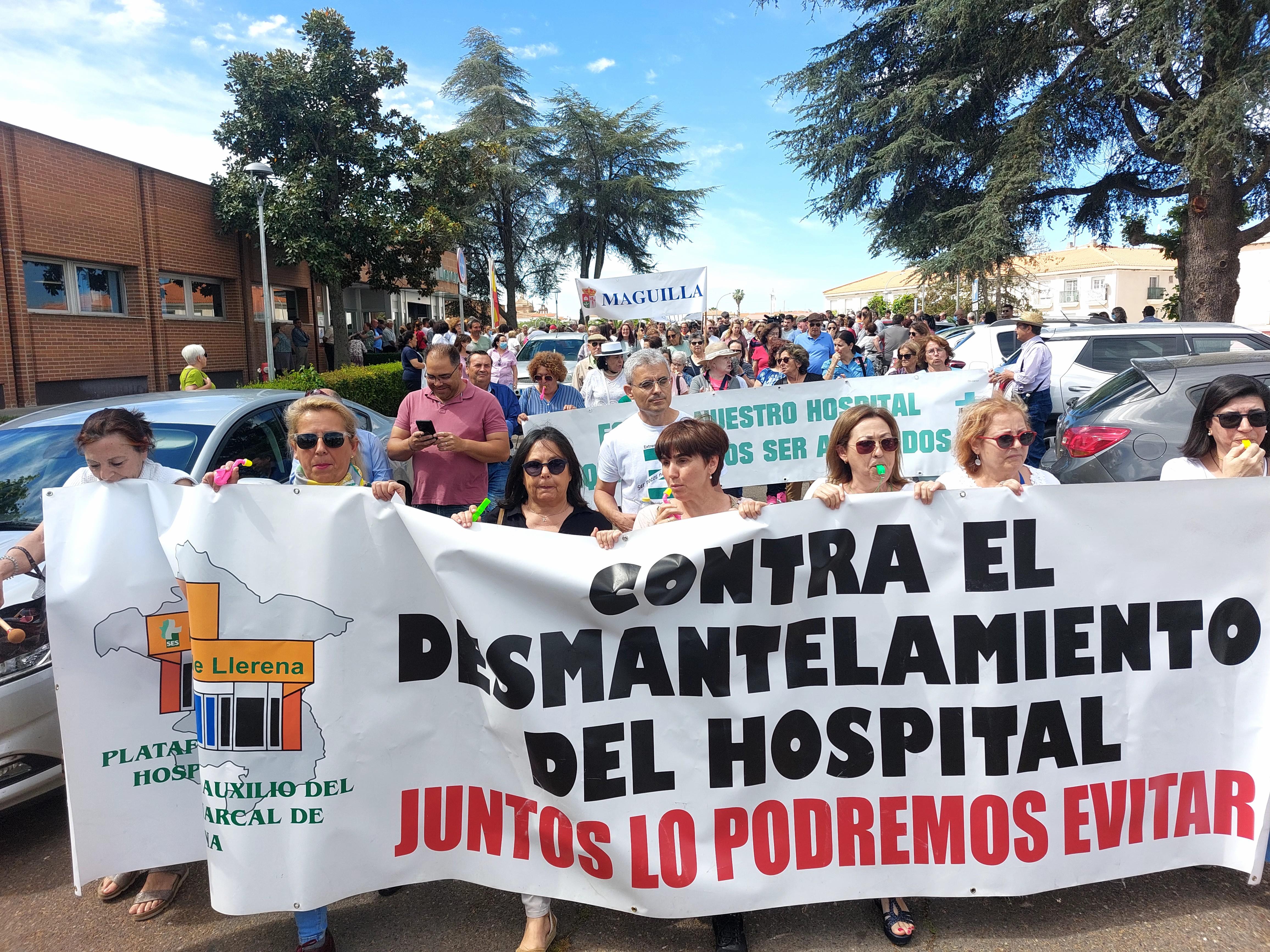 Las mejores imágenes de la marcha por el Hospital de Llerena